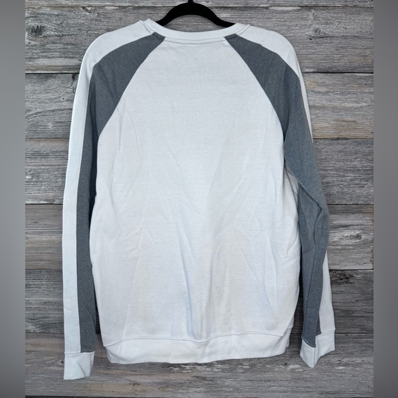 Circa Resort & Casino - Las Vegas Casino Color Block Sweatshirt Medium - Picture 5 of 5